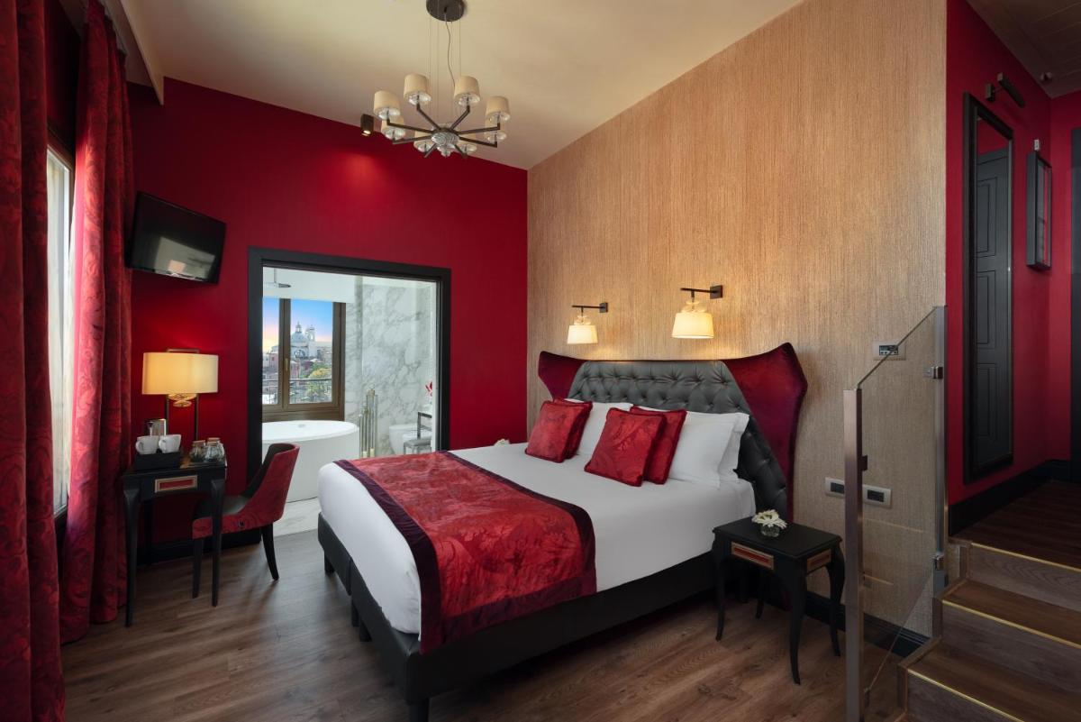 Palazzo Veneziano - Venice Collection