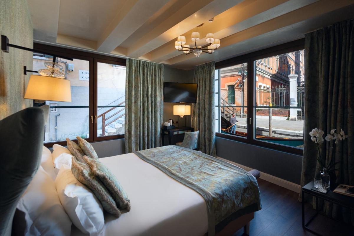 Palazzo Veneziano - Venice Collection