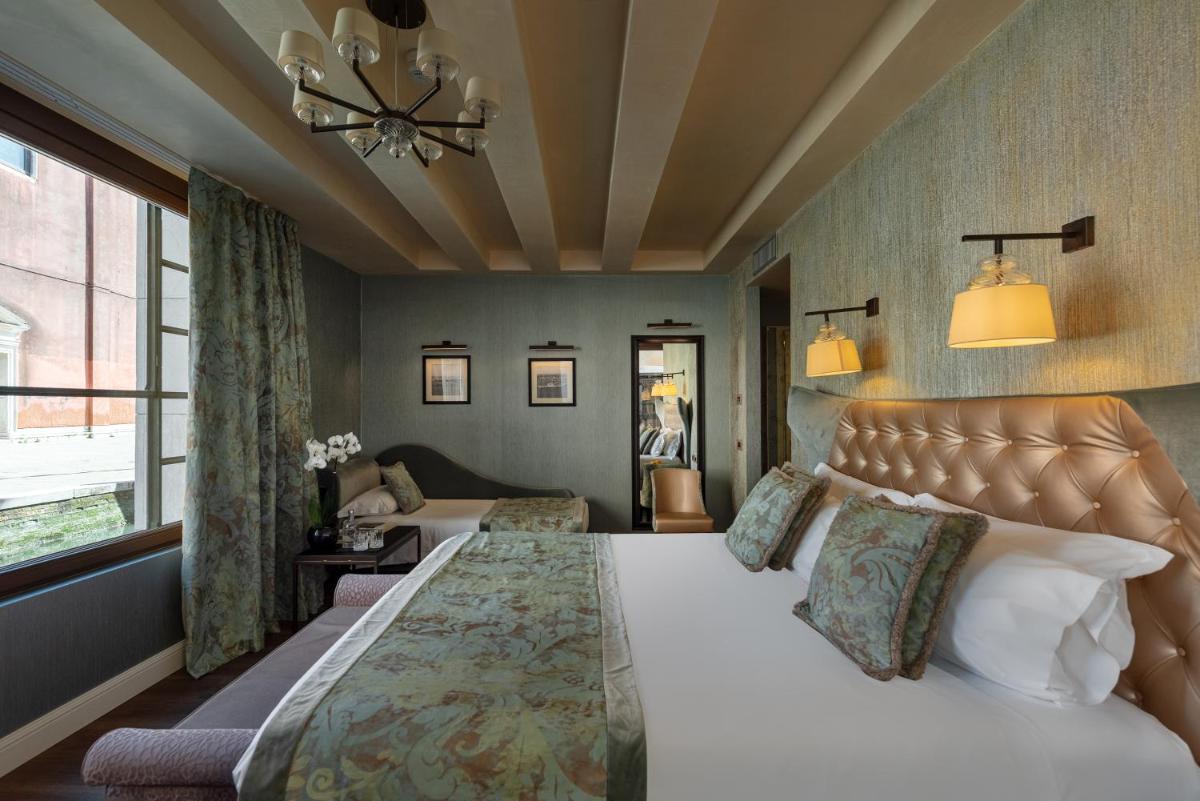 Palazzo Veneziano - Venice Collection