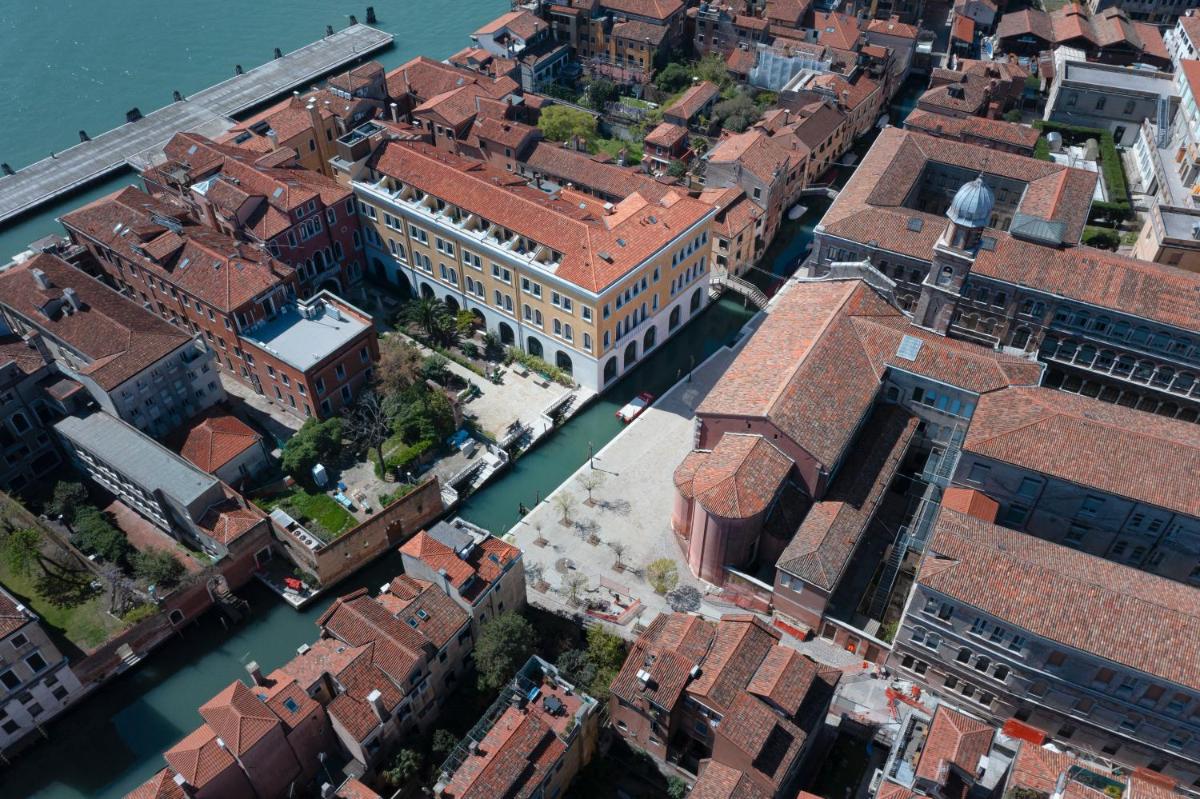 Palazzo Veneziano - Venice Collection