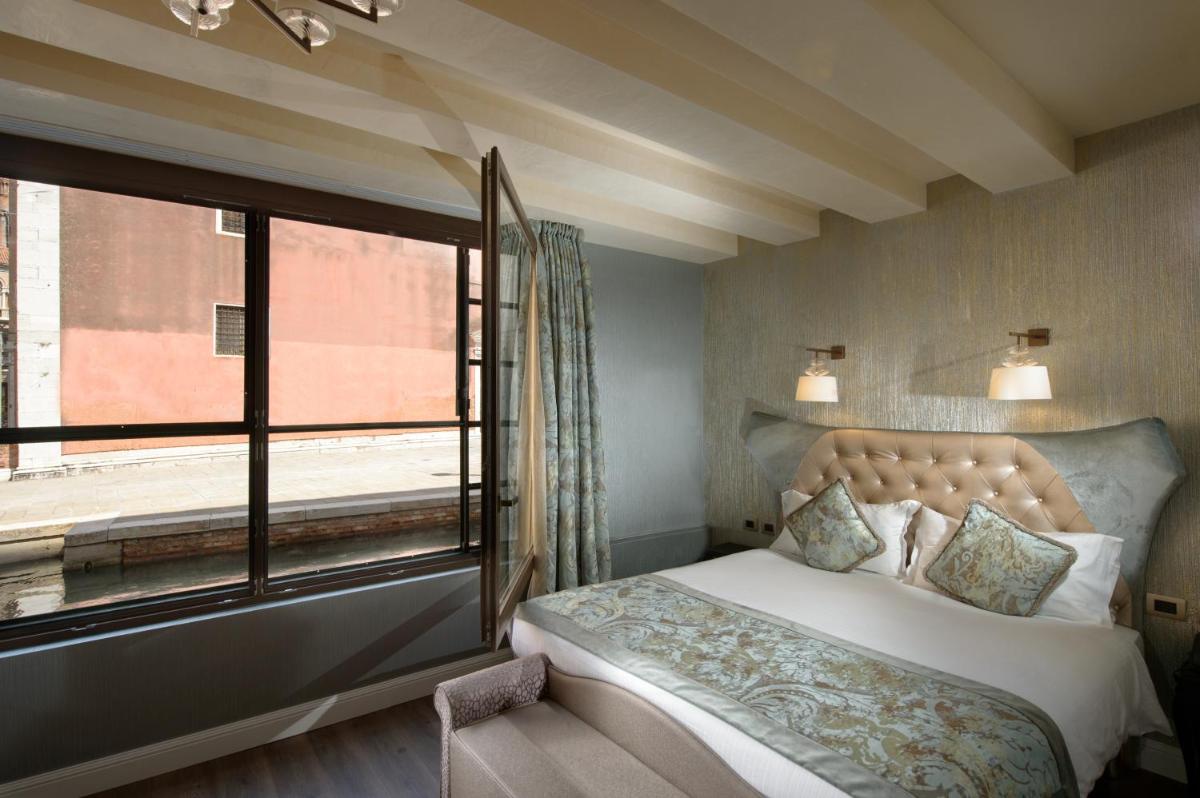 Palazzo Veneziano - Venice Collection