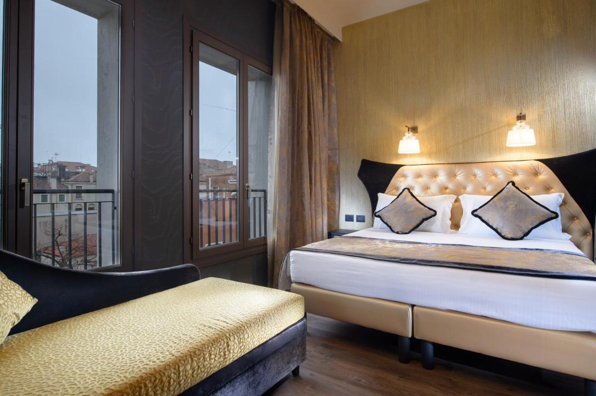 Palazzo Veneziano - Venice Collection