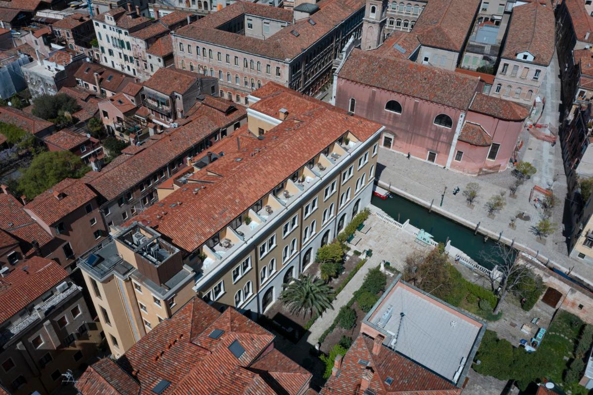 Palazzo Veneziano - Venice Collection