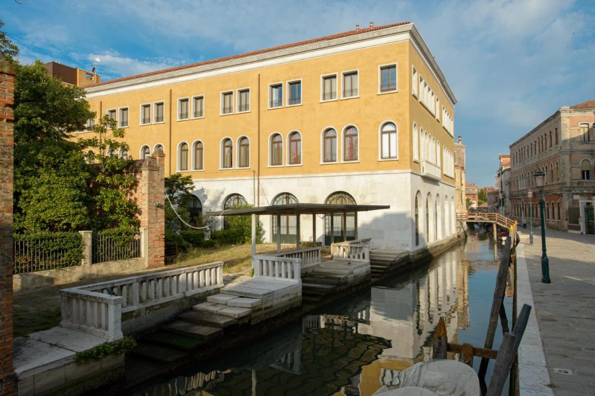 Palazzo Veneziano - Venice Collection
