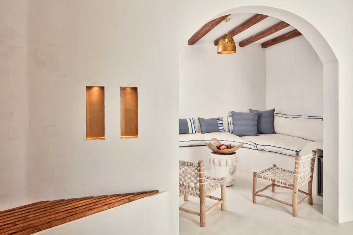 Parian Boutique Hotel