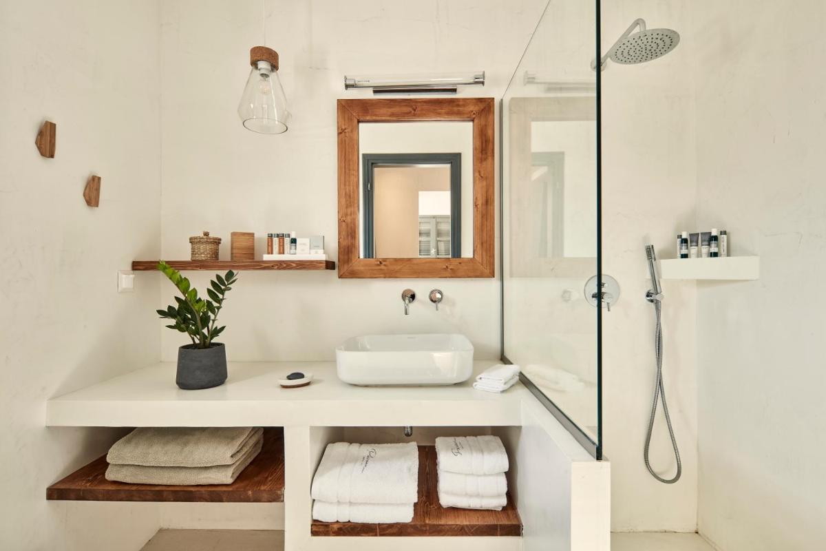 Parian Boutique Hotel