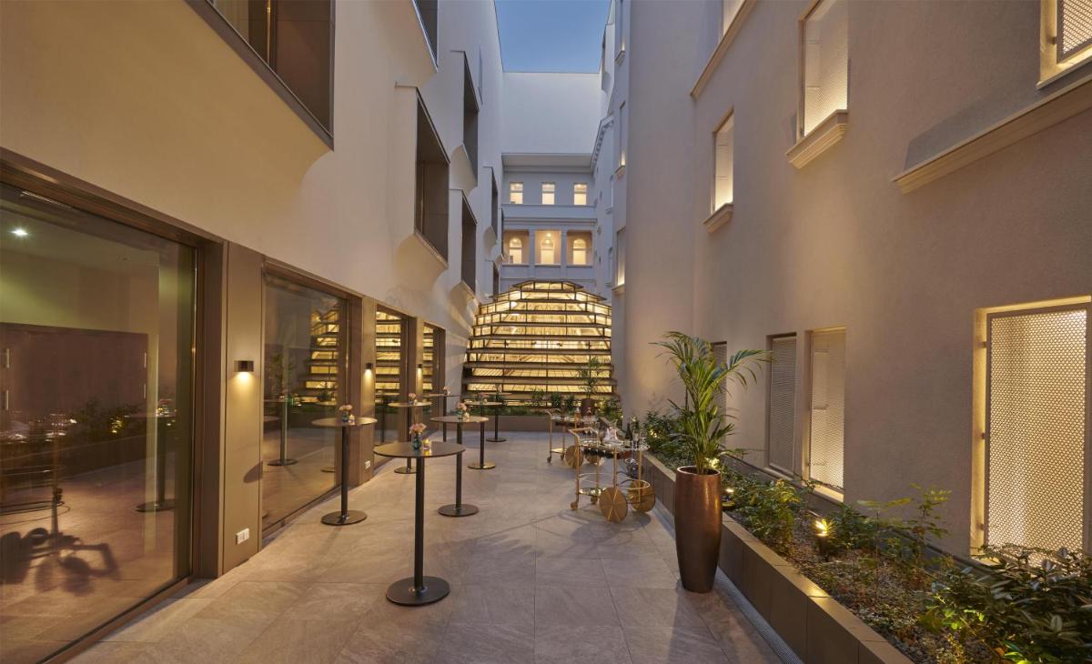 Párisi Udvar Hotel Budapest, part of Hyatt
