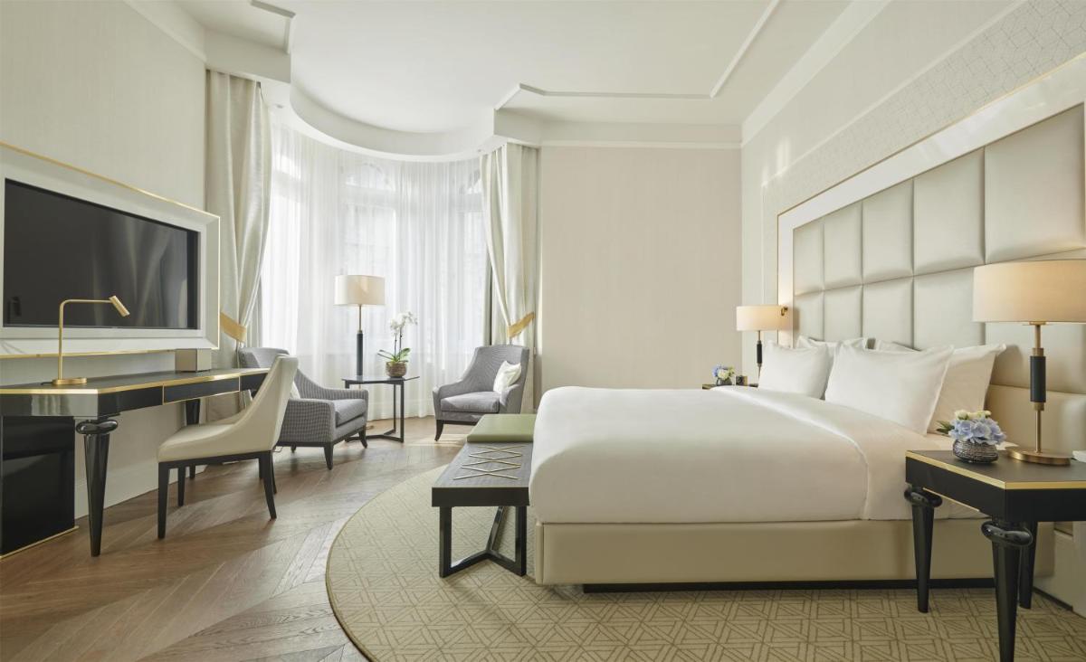 Párisi Udvar Hotel Budapest, part of Hyatt