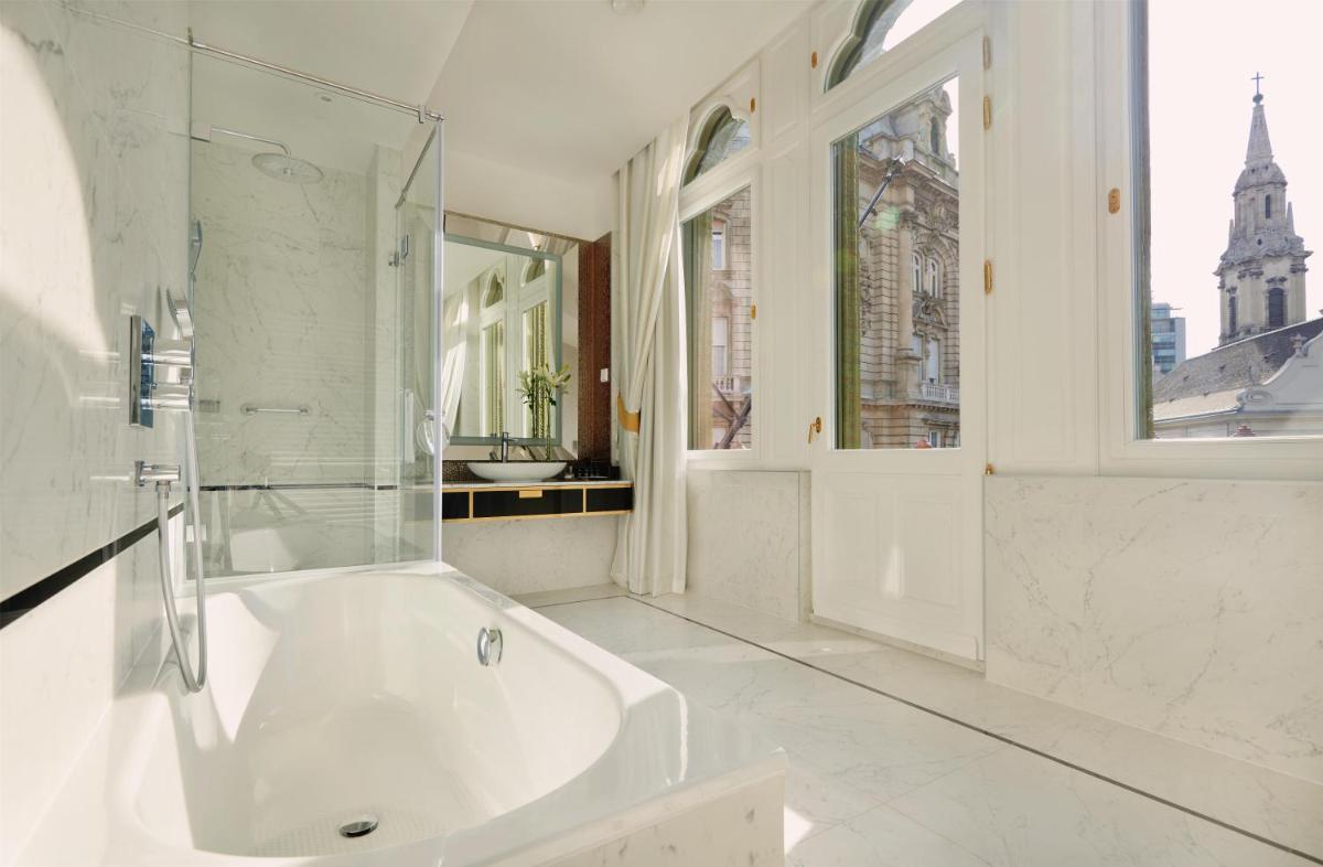 Párisi Udvar Hotel Budapest, part of Hyatt