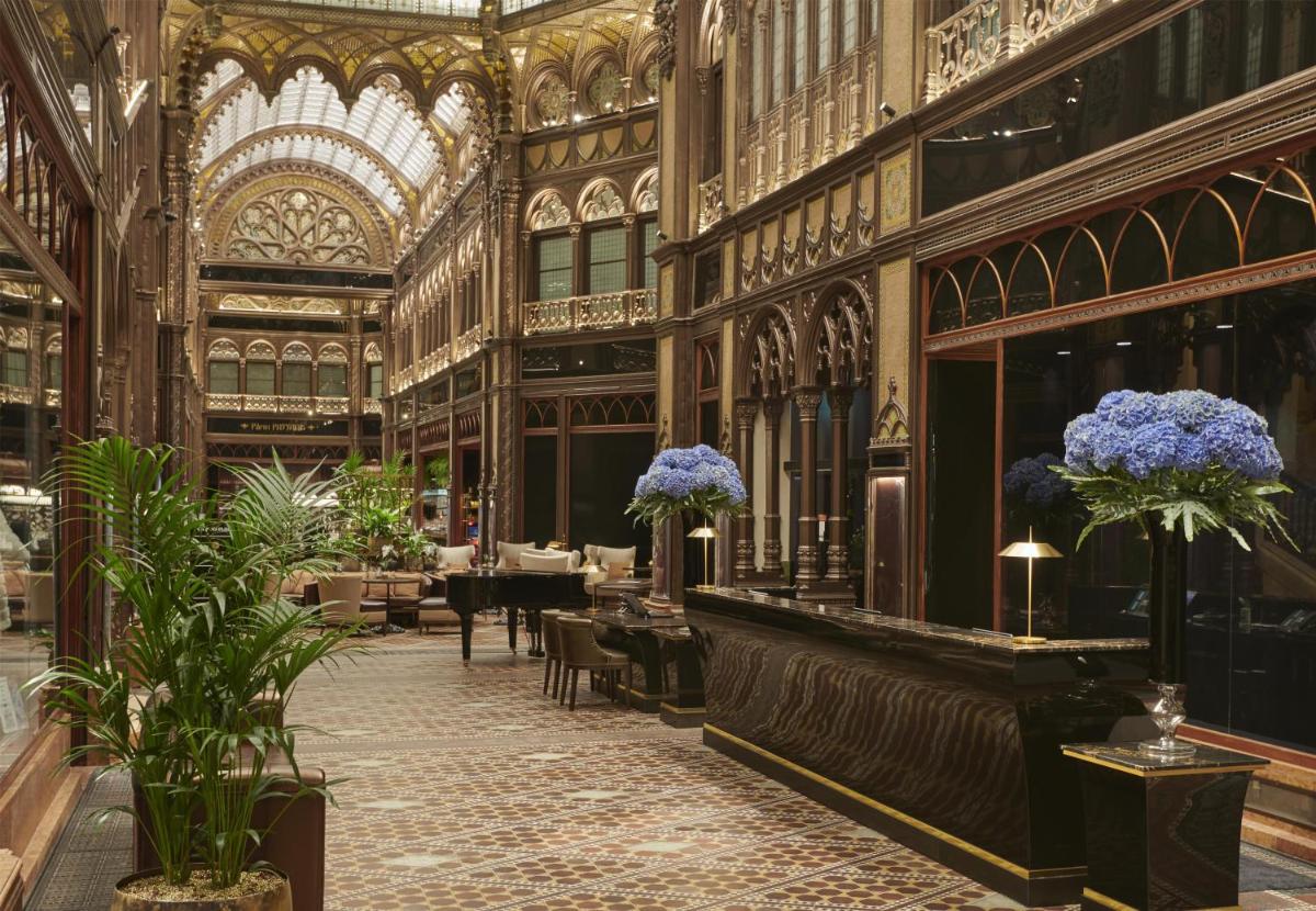 Párisi Udvar Hotel Budapest, part of Hyatt