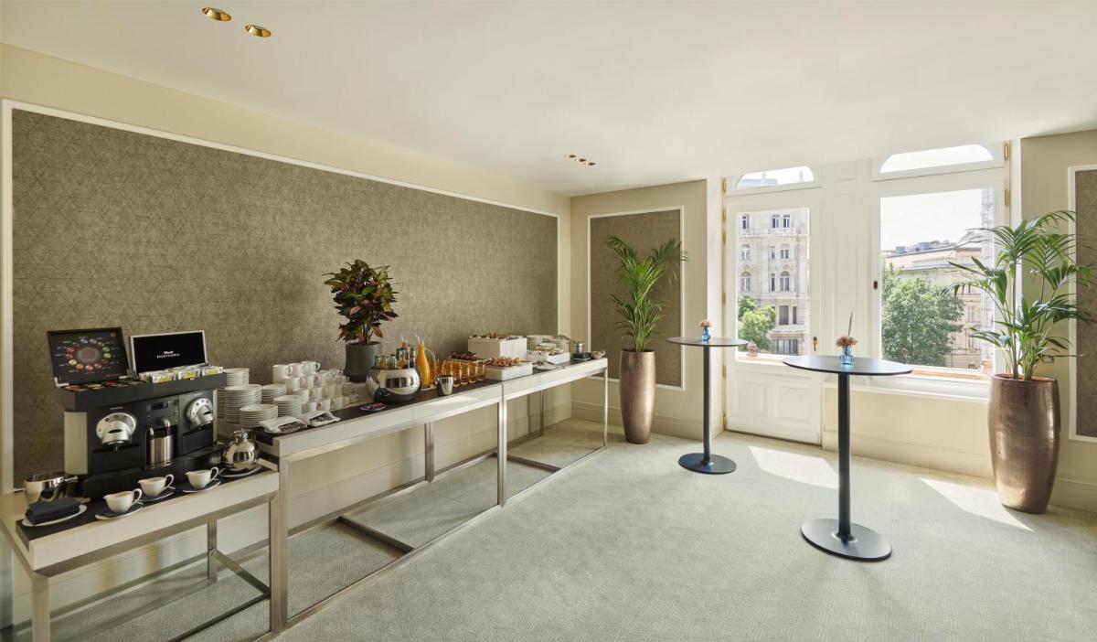 Párisi Udvar Hotel Budapest, part of Hyatt