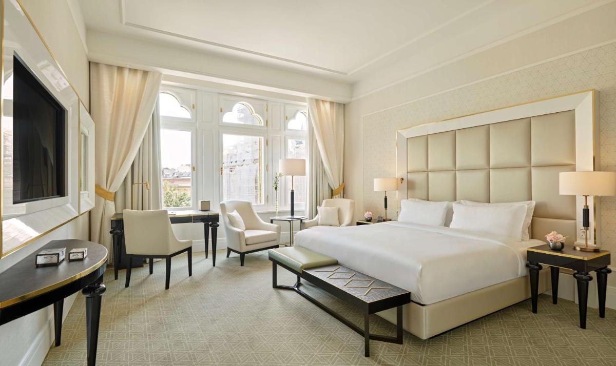 Párisi Udvar Hotel Budapest, part of Hyatt