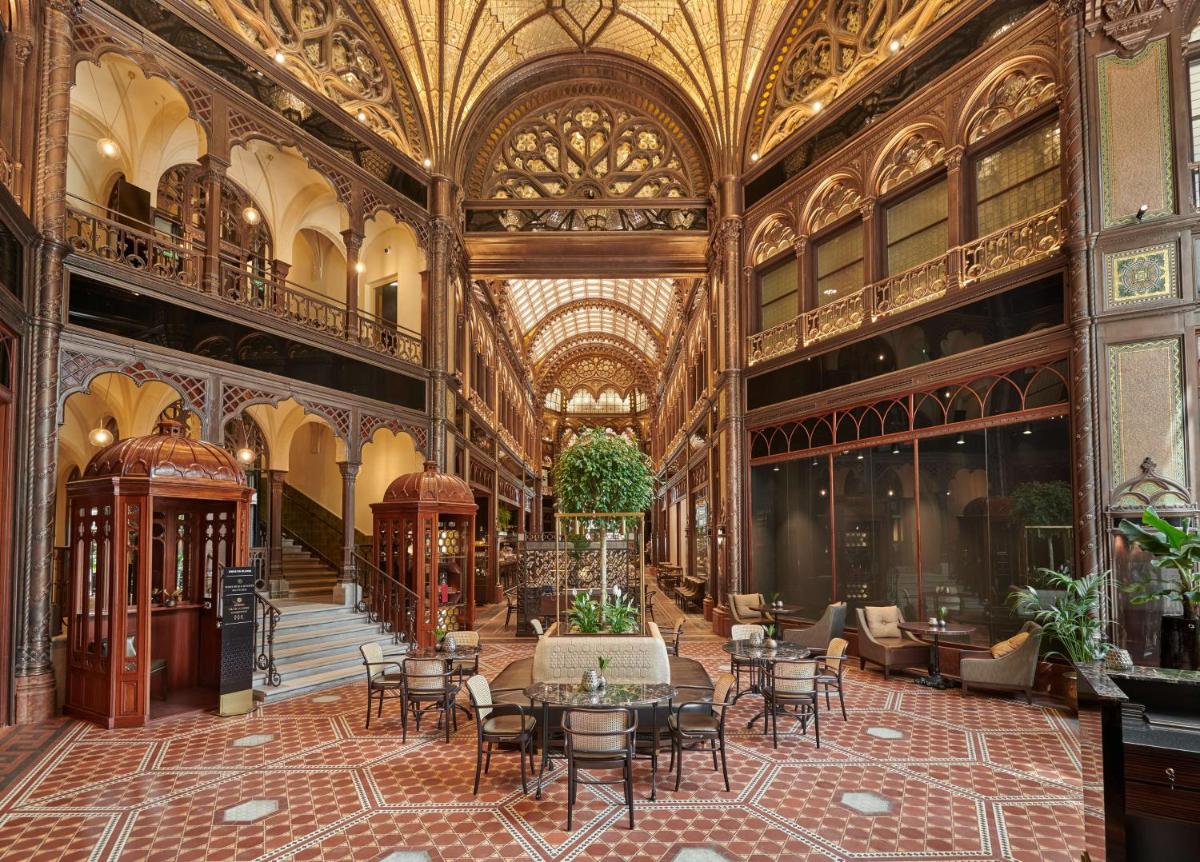 Párisi Udvar Hotel Budapest, part of Hyatt