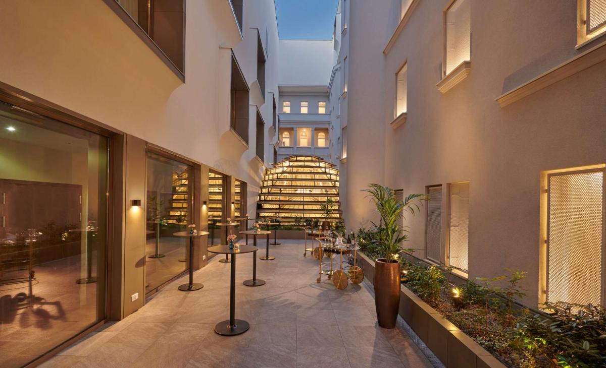 Párisi Udvar Hotel Budapest, part of Hyatt