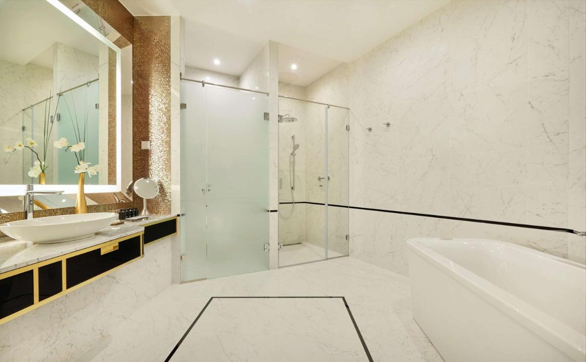 Párisi Udvar Hotel Budapest, part of Hyatt