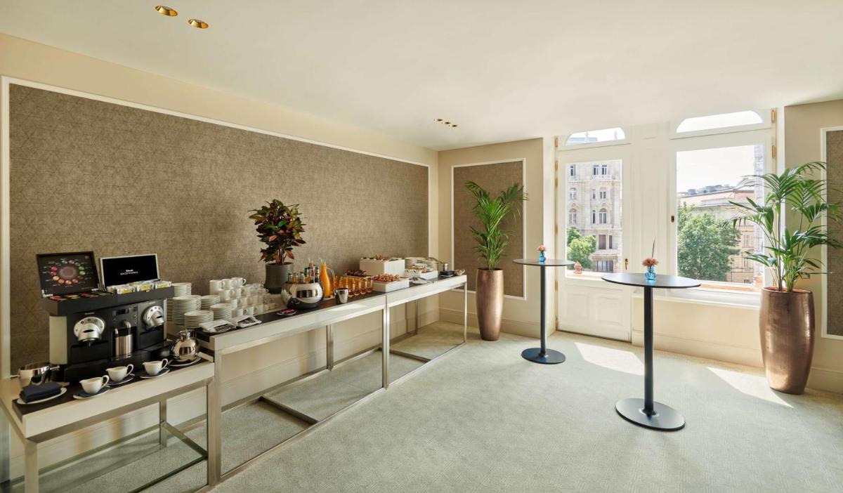 Párisi Udvar Hotel Budapest, part of Hyatt