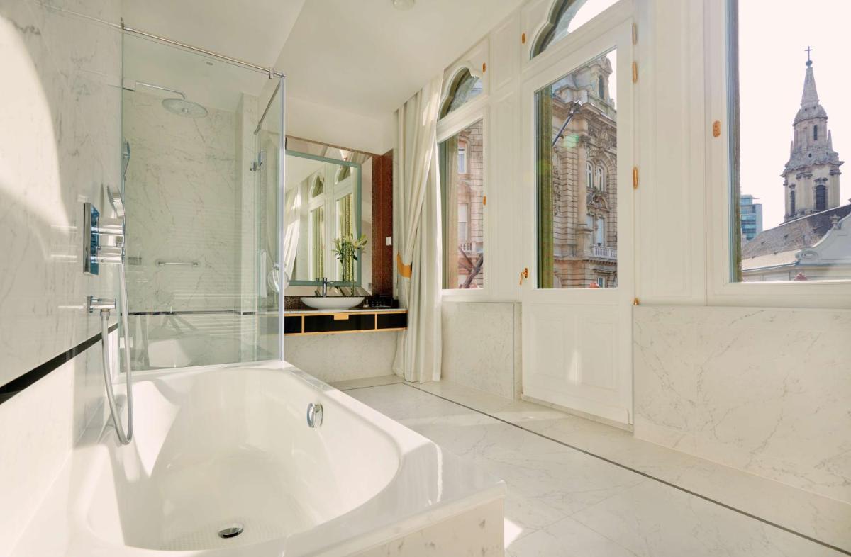 Párisi Udvar Hotel Budapest, part of Hyatt