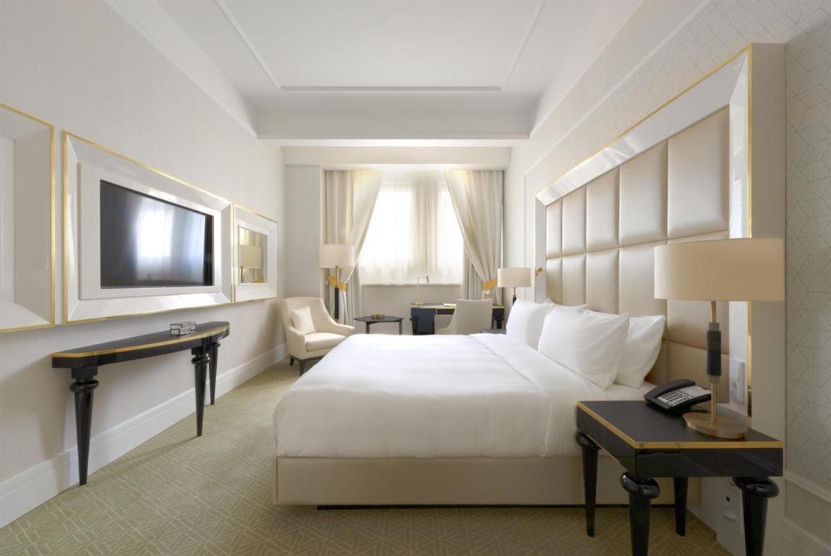 Párisi Udvar Hotel Budapest, part of Hyatt