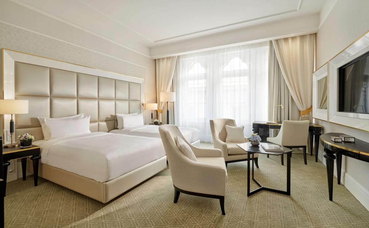 Párisi Udvar Hotel Budapest, part of Hyatt