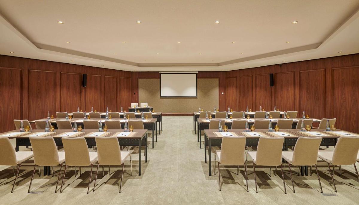 Párisi Udvar Hotel Budapest, part of Hyatt