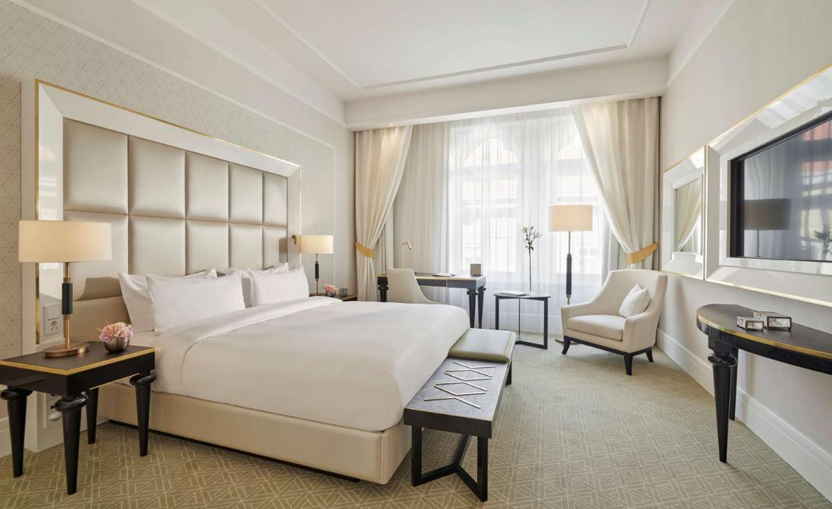 Párisi Udvar Hotel Budapest, part of Hyatt