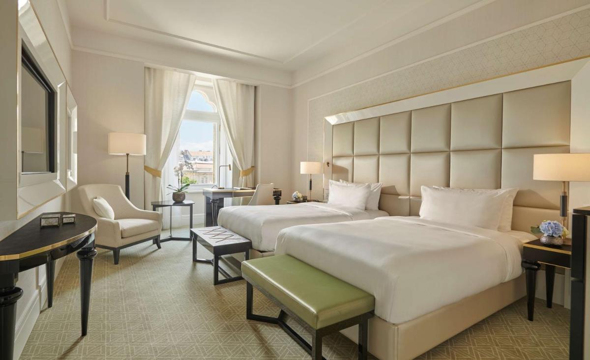 Párisi Udvar Hotel Budapest, part of Hyatt