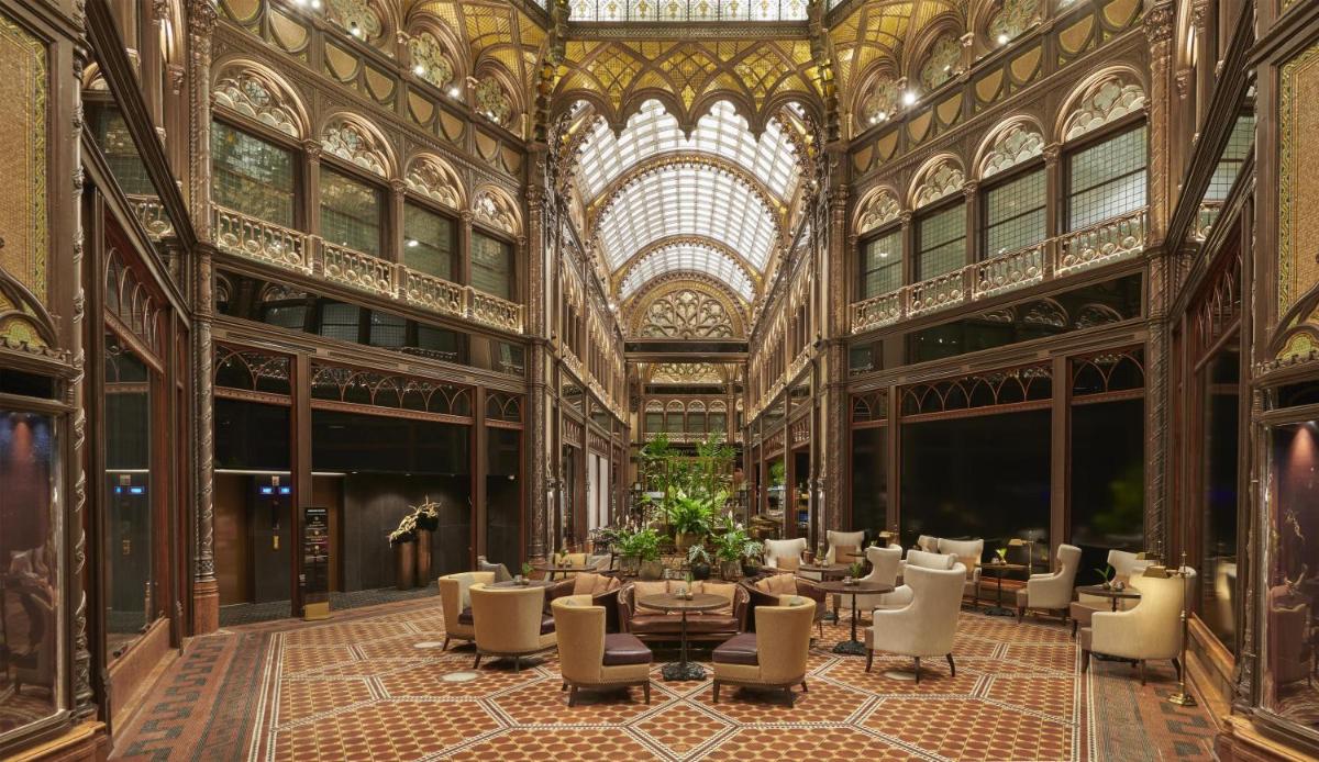 Párisi Udvar Hotel Budapest, part of Hyatt