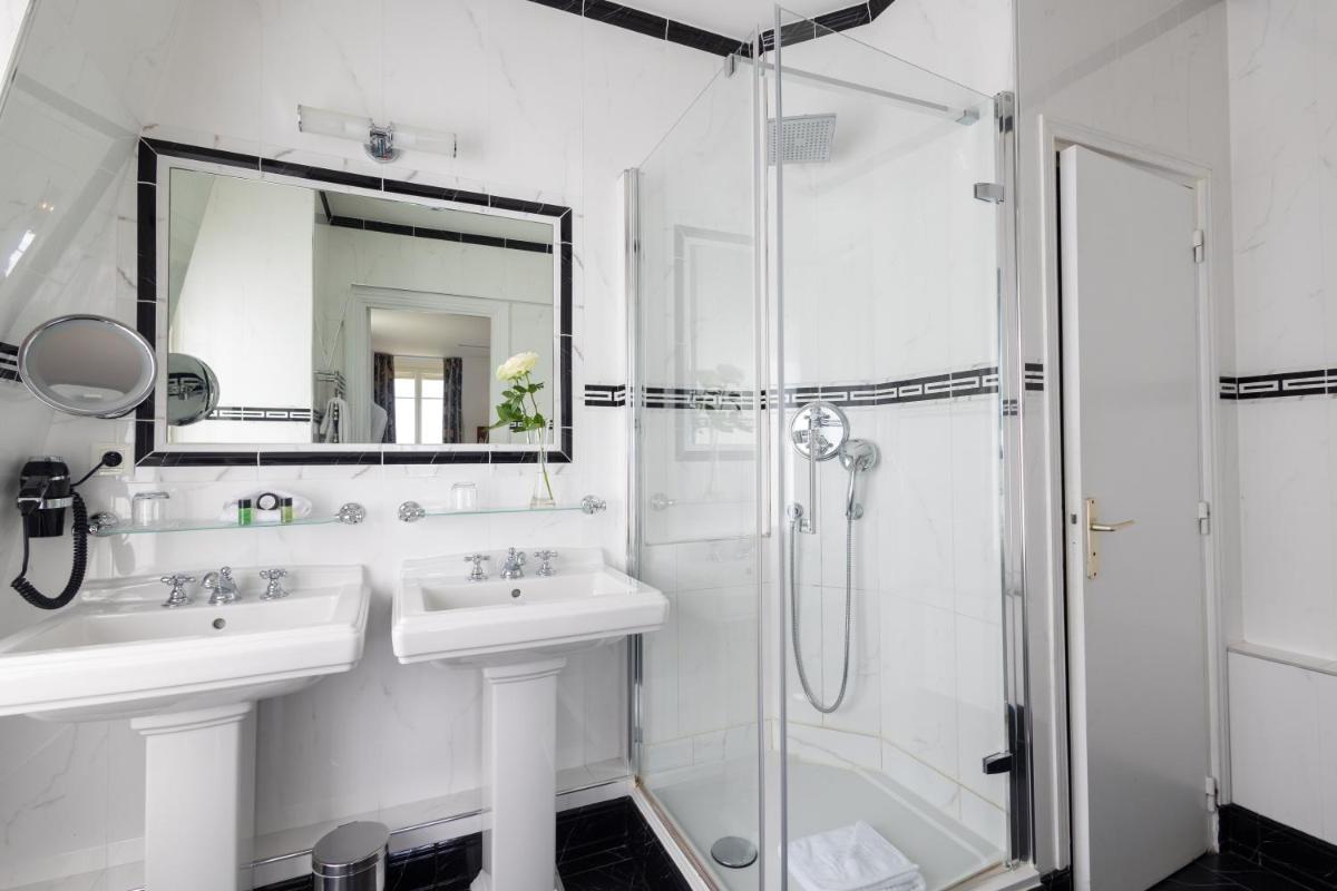 Pavillon Henri IV Hotel Restaurant Gastronomique Terrasse