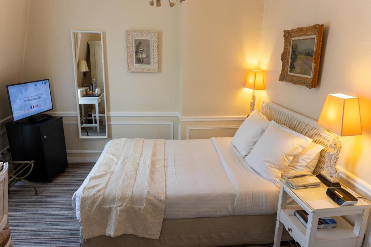 Pavillon Henri IV Hotel Restaurant Gastronomique Terrasse