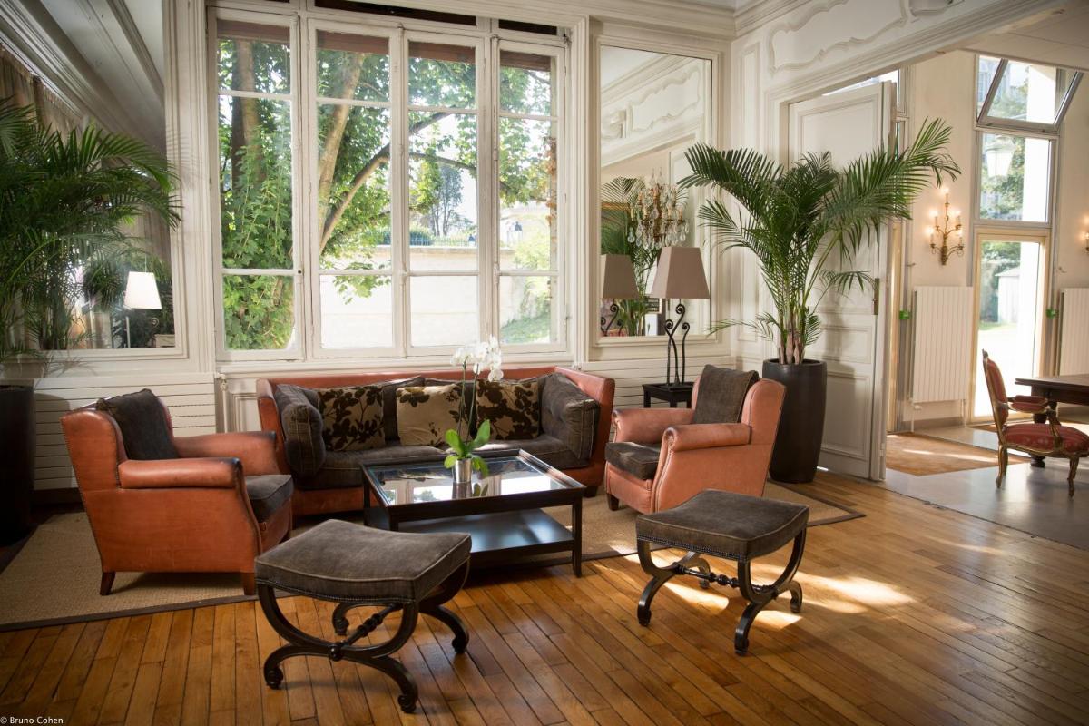 Pavillon Henri IV Hotel Restaurant Gastronomique Terrasse