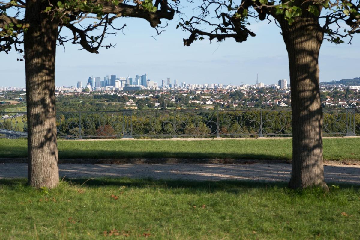 Pavillon Henri IV Hotel Restaurant Gastronomique Terrasse