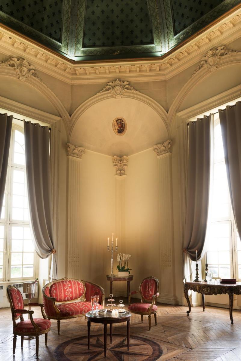 Pavillon Henri IV Hotel Restaurant Gastronomique Terrasse