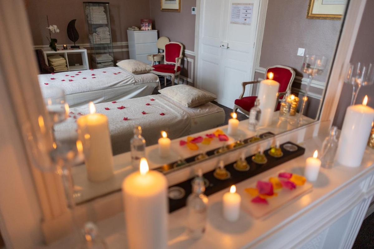 Pavillon Henri IV Hotel Restaurant Gastronomique Terrasse