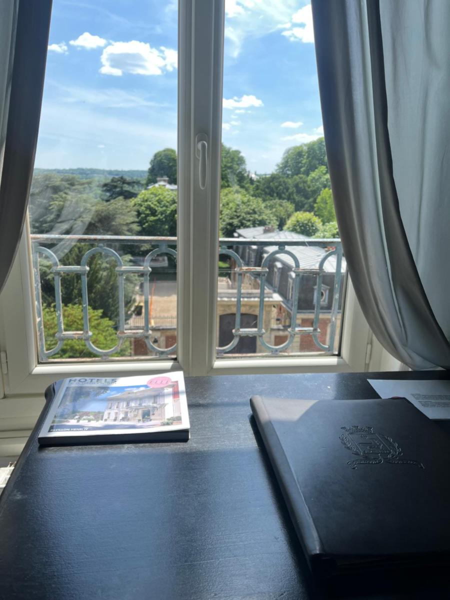 Pavillon Henri IV Hotel Restaurant Gastronomique Terrasse