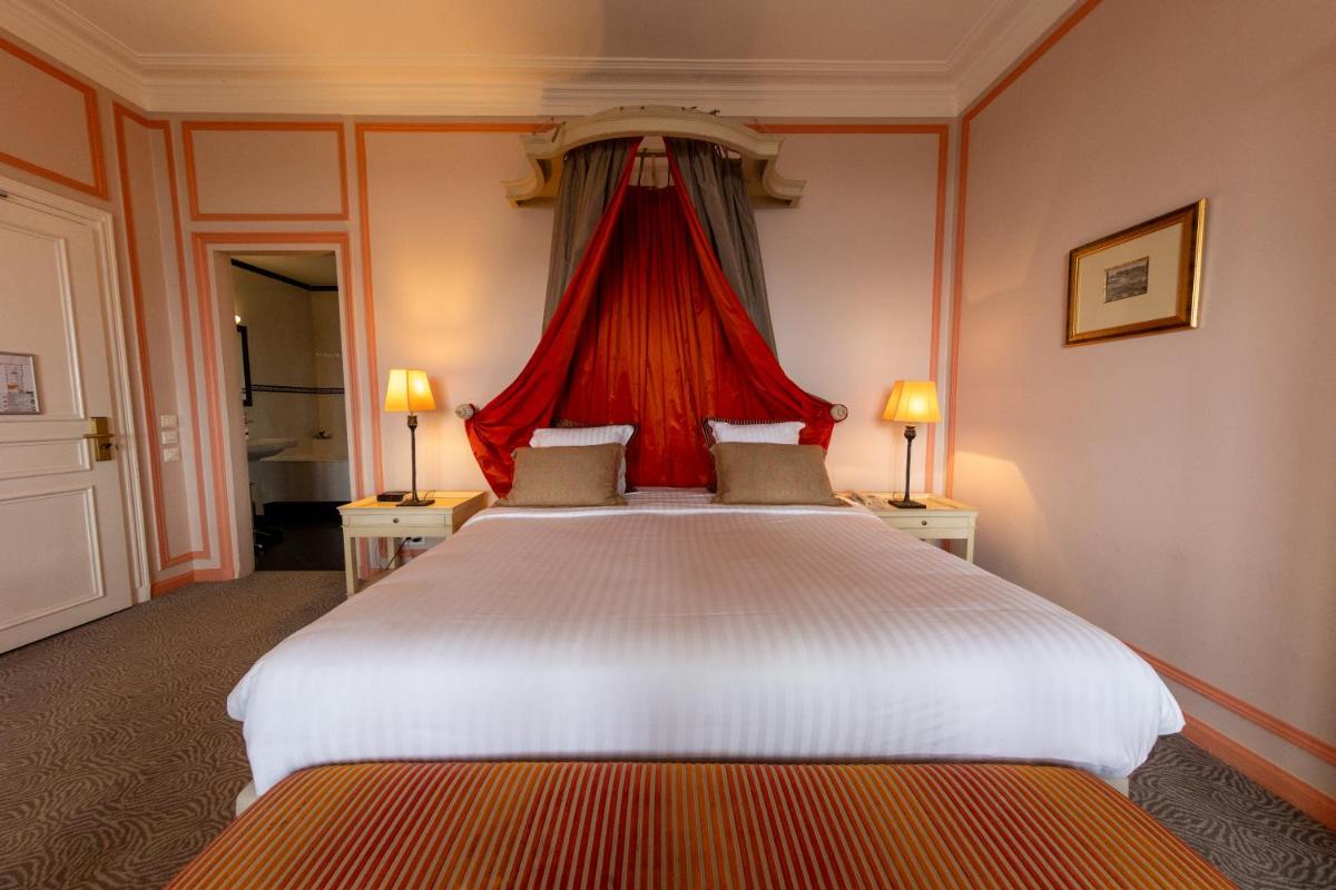 Pavillon Henri IV Hotel Restaurant Gastronomique Terrasse