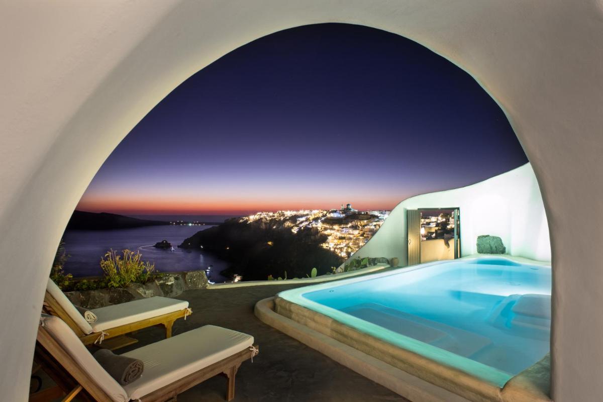 Perivolas Hotel