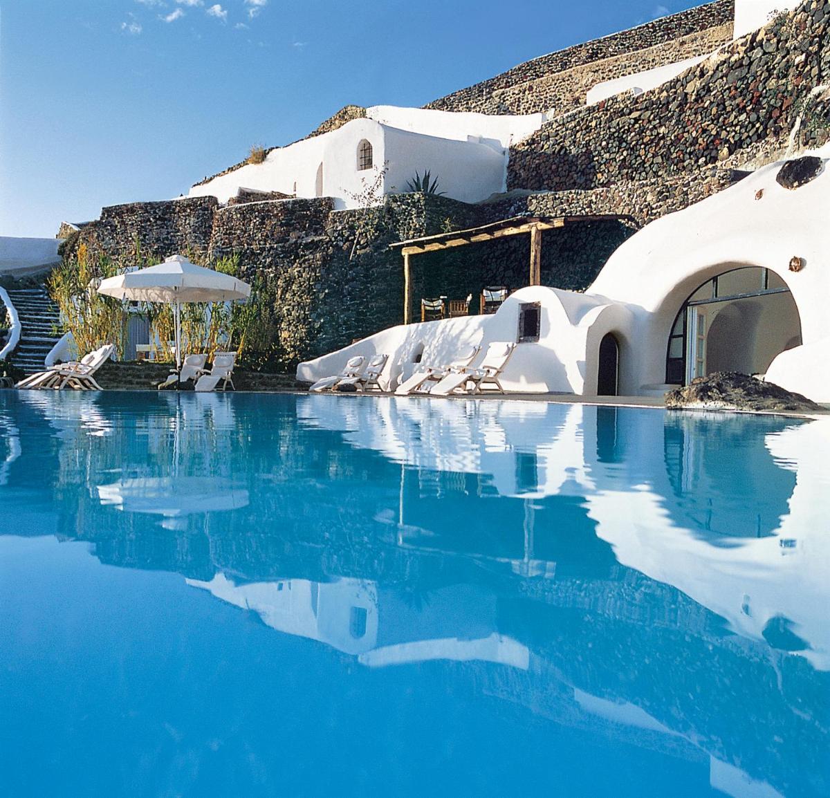 Perivolas Hotel