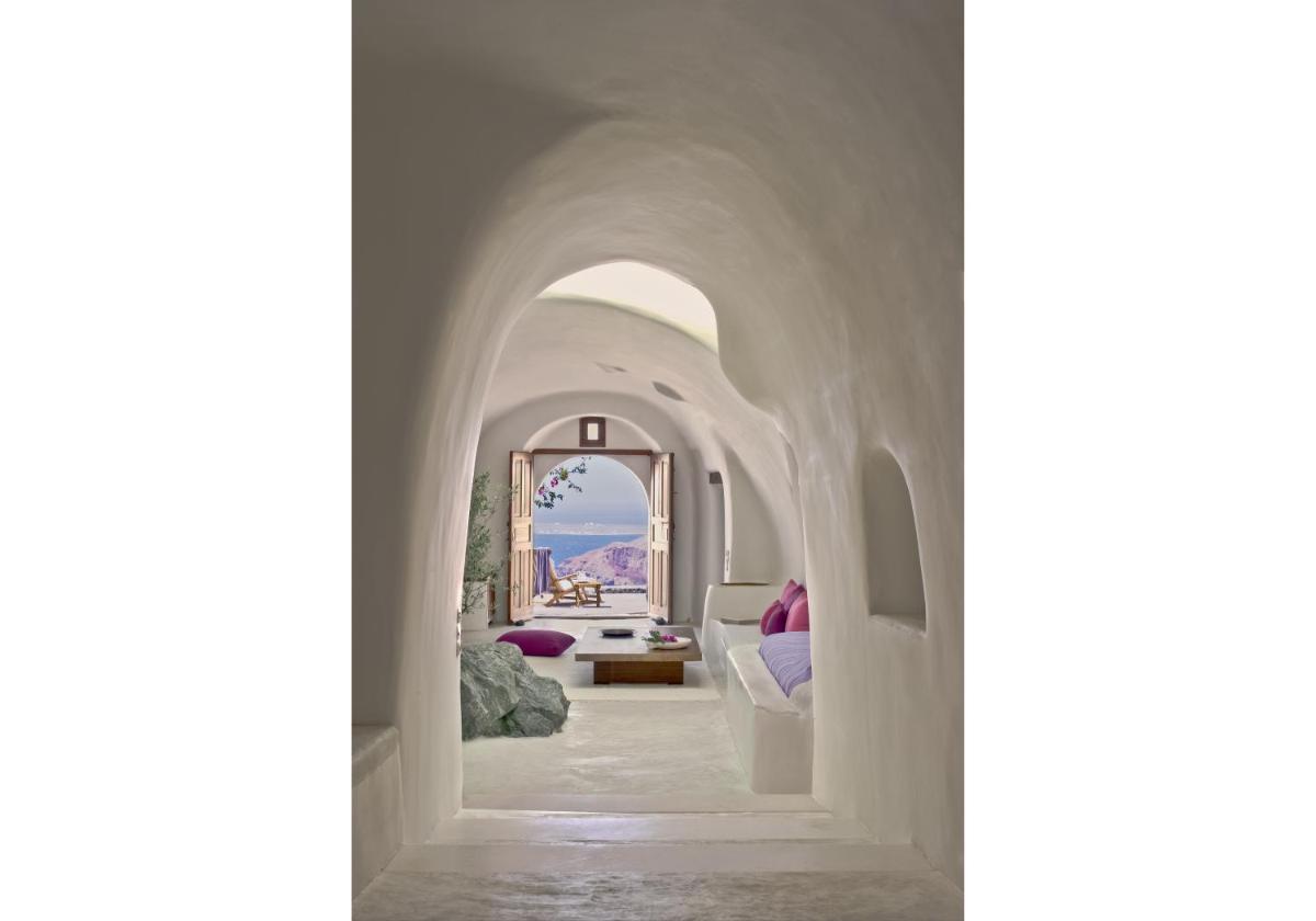 Perivolas Hotel