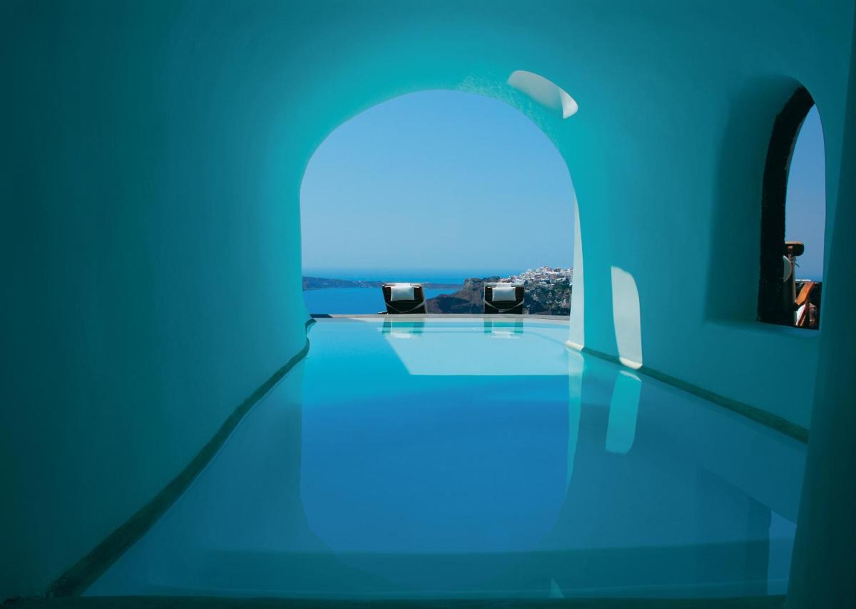 Perivolas Hotel