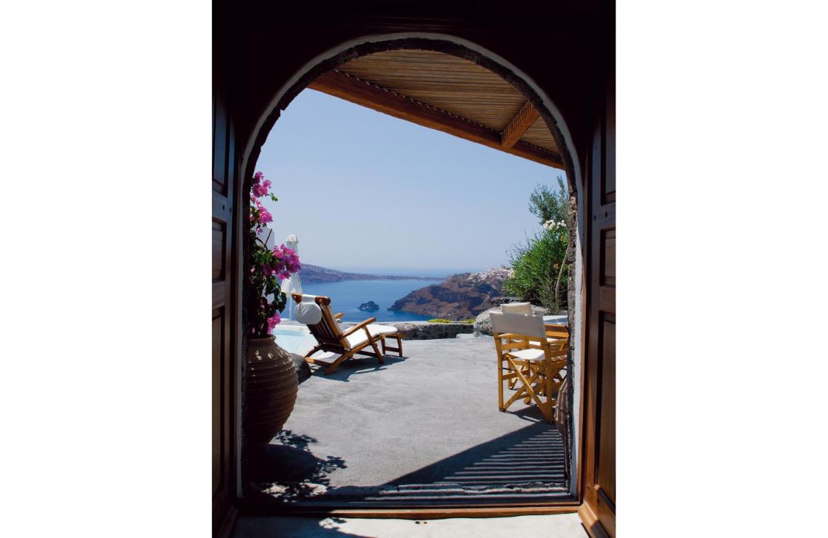 Perivolas Hotel