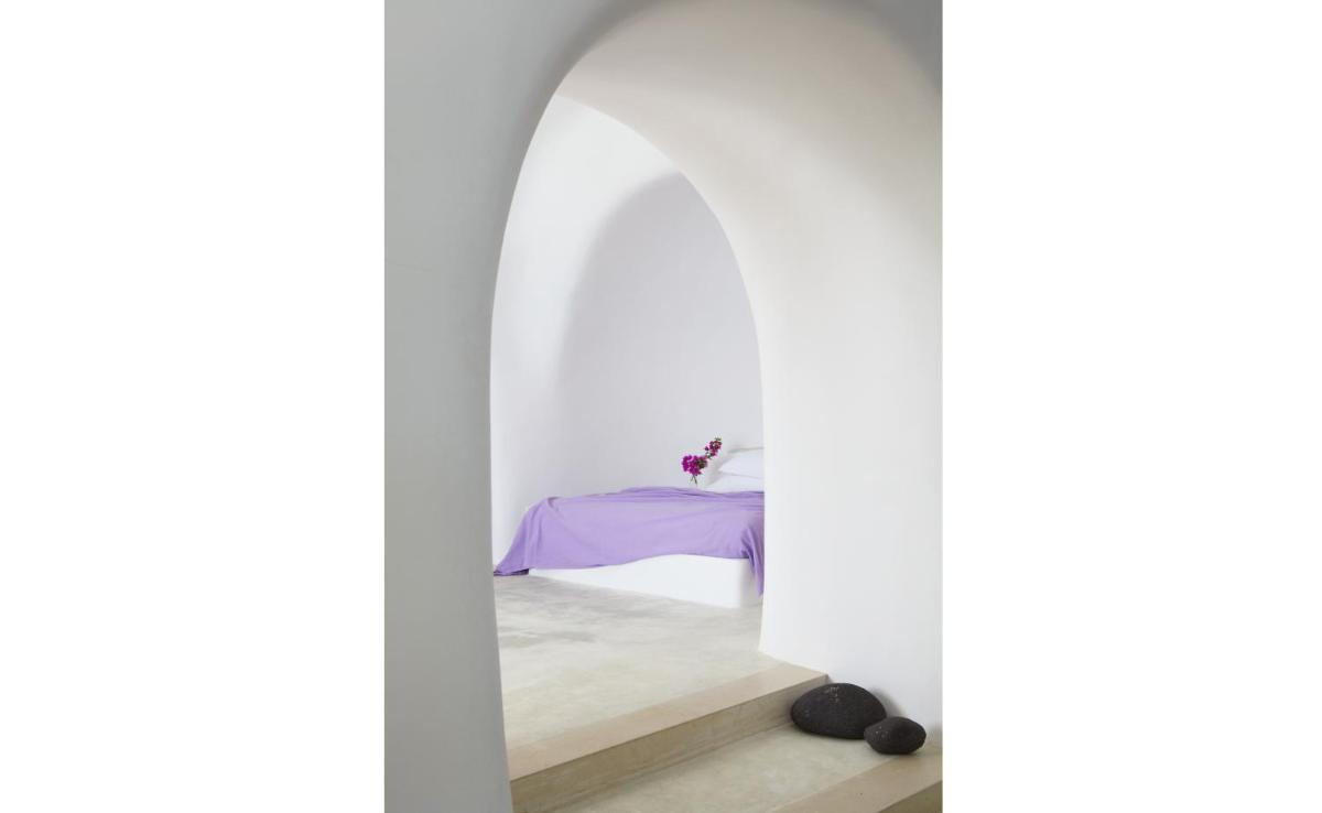 Perivolas Hotel