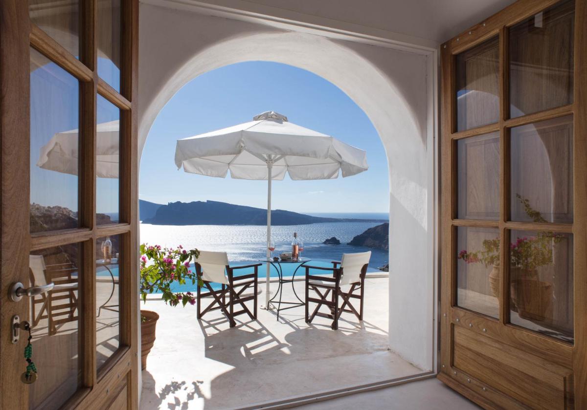 Perivolas Hotel