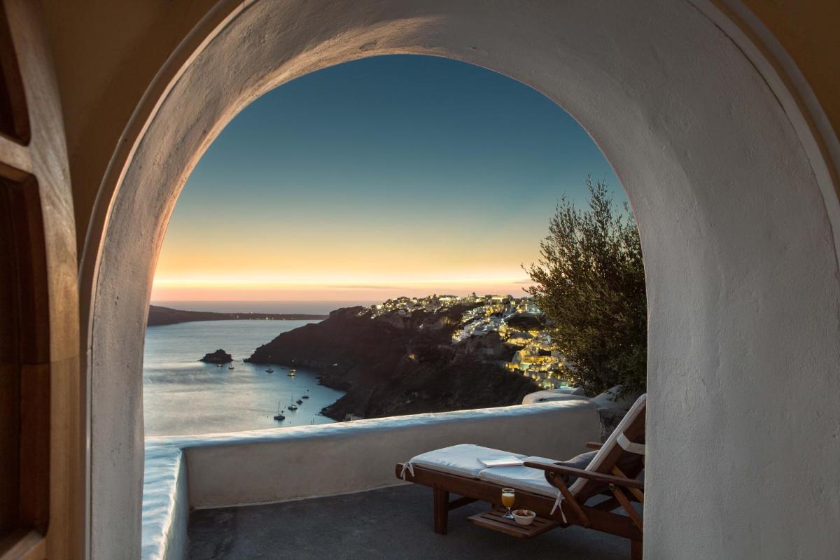 Perivolas Hotel