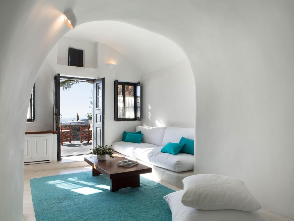 Perivolas Hotel