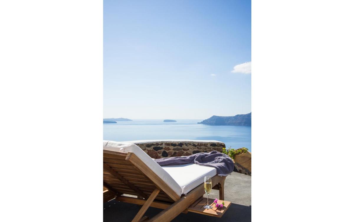 Perivolas Hotel