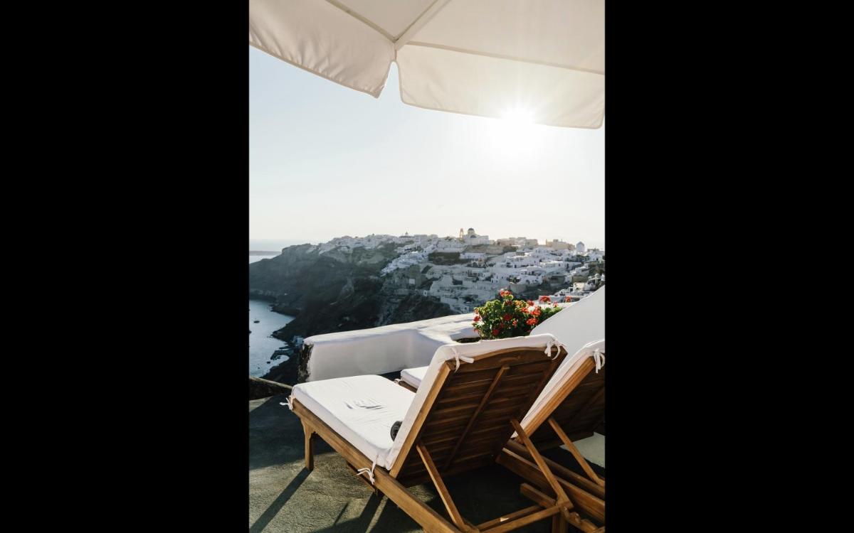 Perivolas Hotel