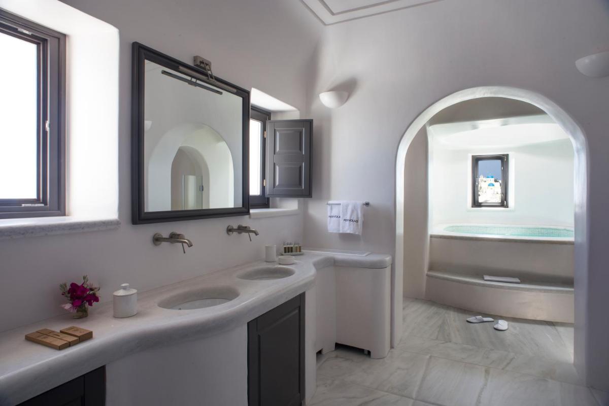 Perivolas Hotel