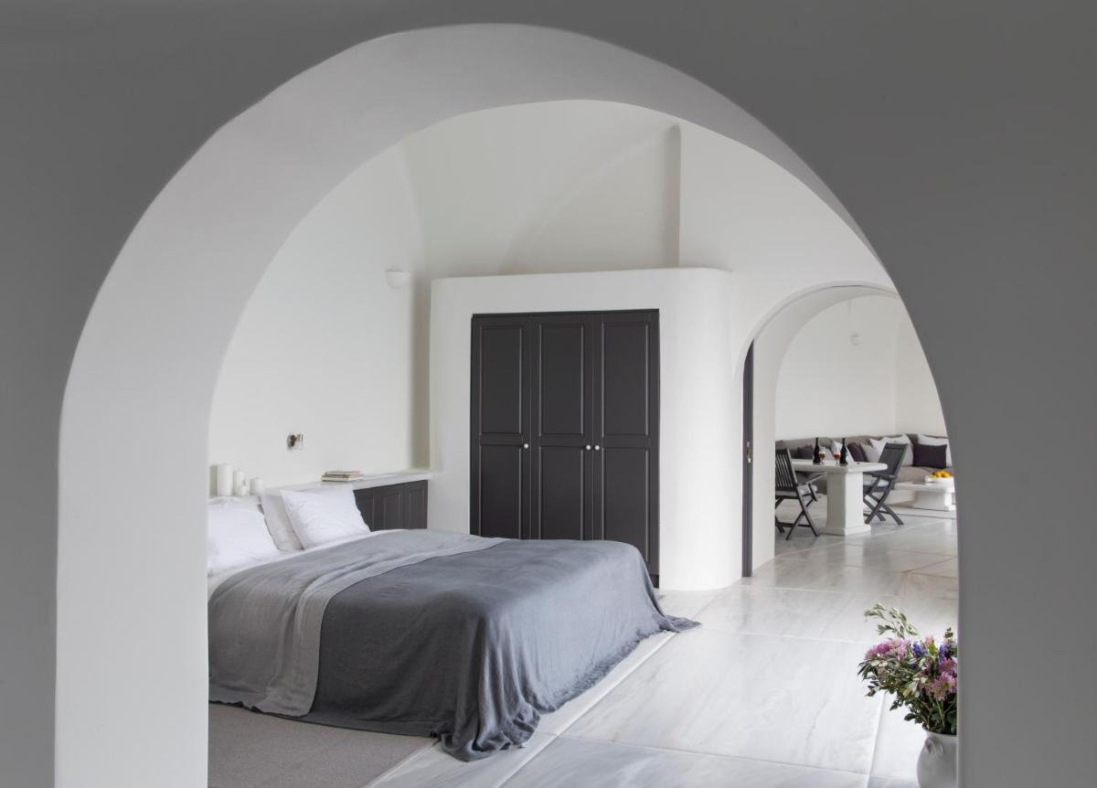 Perivolas Hotel