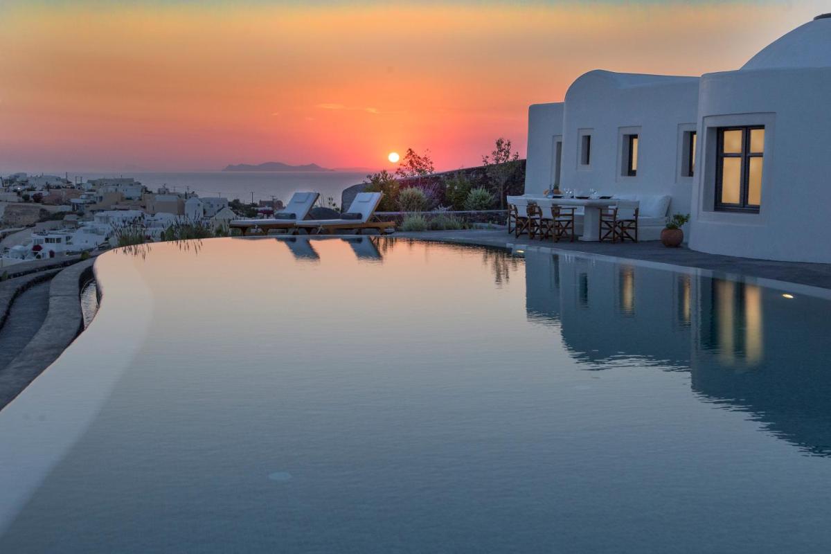 Perivolas Hotel