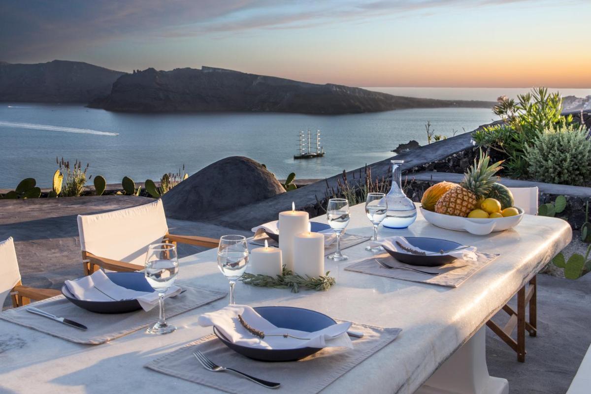 Perivolas Hotel